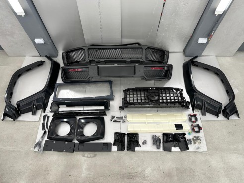 Brabus Widestar body kit with carbon inserts for Mercedes-Benz W463A G-Class