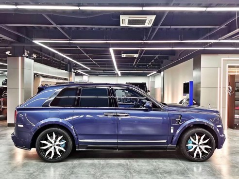 Сarbon fiber Mansory style body kit for Rolls-Royce Cullinan