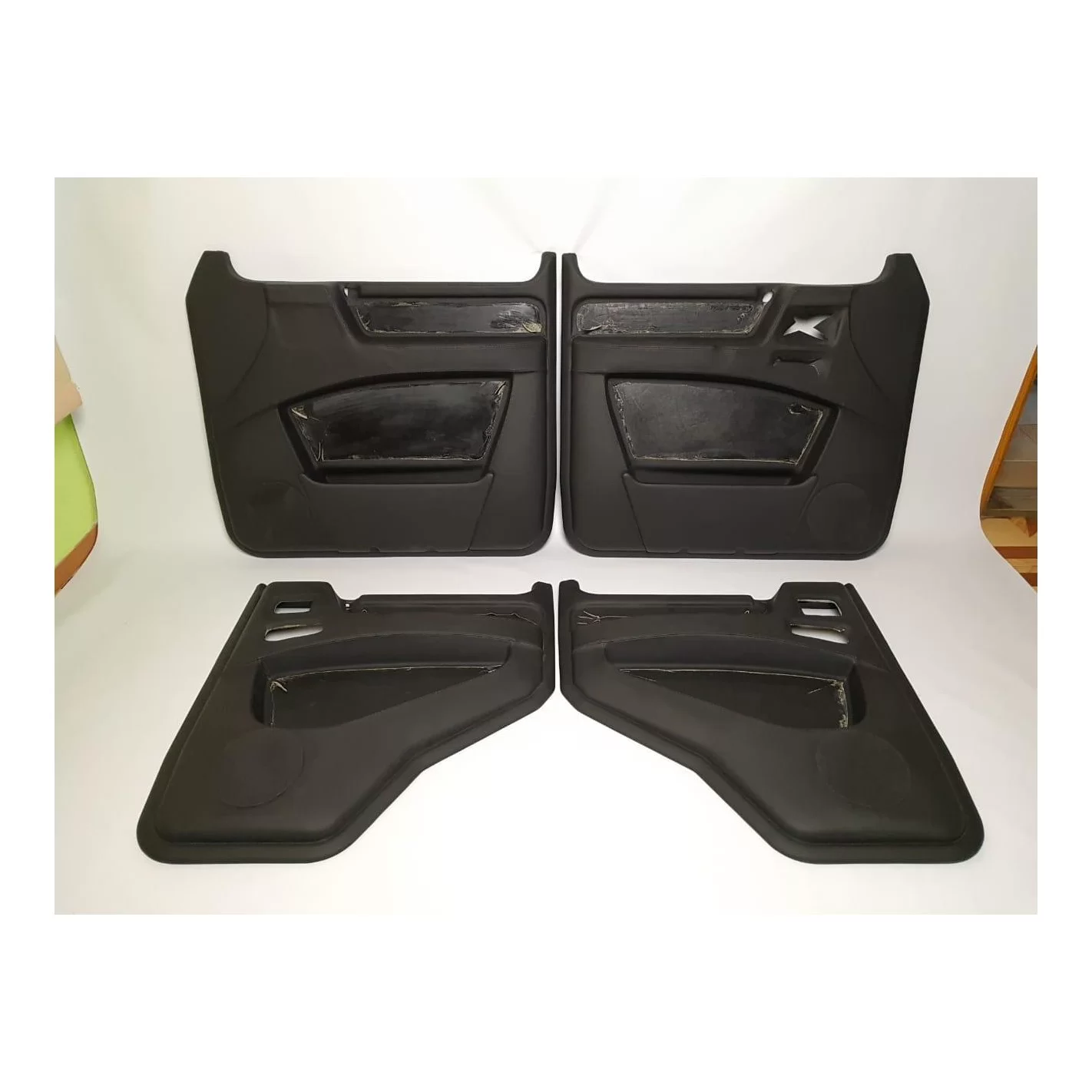 Interior door panels without lether inserts for mercedes-benz w463 g-wagon 1979 - 2001